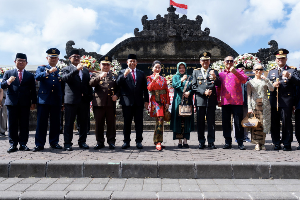 Sekda Adi Arnawa Hadiri Upacara Peringatan HUT Ke-78 TNI Tahun 2023